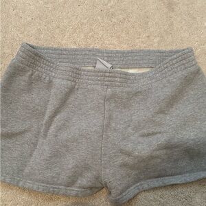 Aritzia Tna cozy AF sweat shorts heather chrome, size large